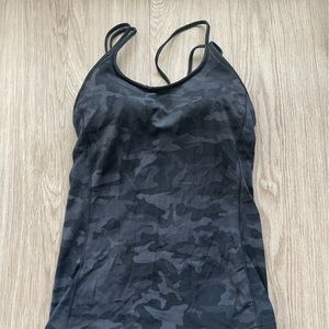 Size 4 Lululemon tank - built in bra